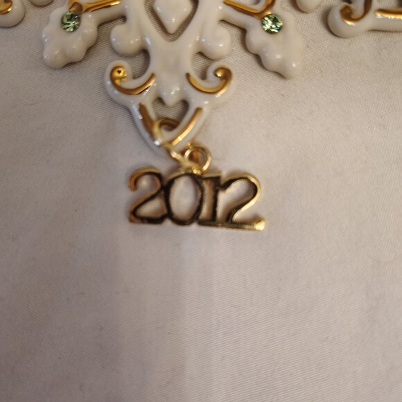 LENOX American By Design 2012 China Snowflake Ornament - Picture 6 of 10